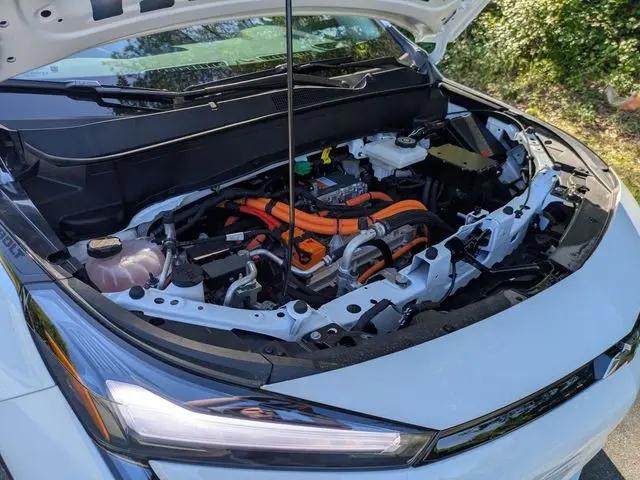 2027 Chevrolet Bolt LT FWD
