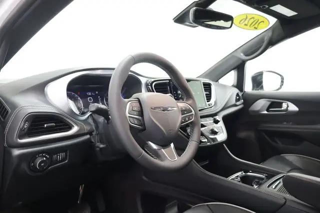 2026 Chrysler Pacifica Limited AWD