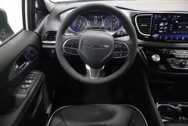 2026 Chrysler Pacifica Limited AWD
