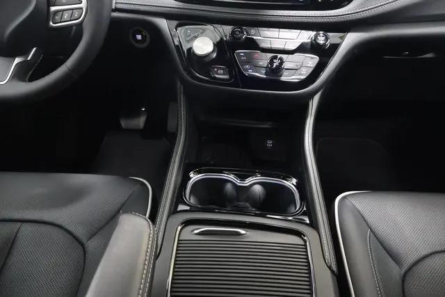2026 Chrysler Pacifica Limited AWD