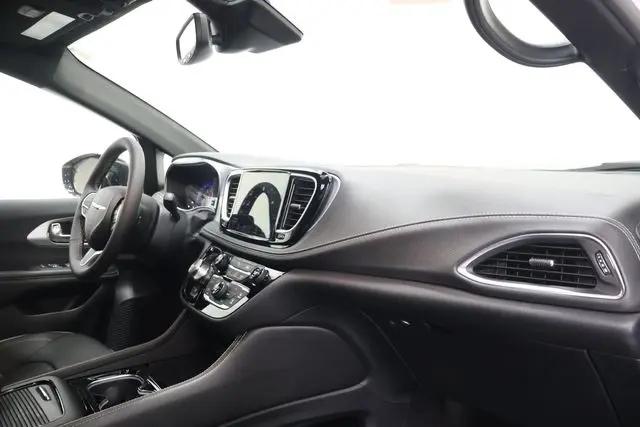 2026 Chrysler Pacifica Limited AWD