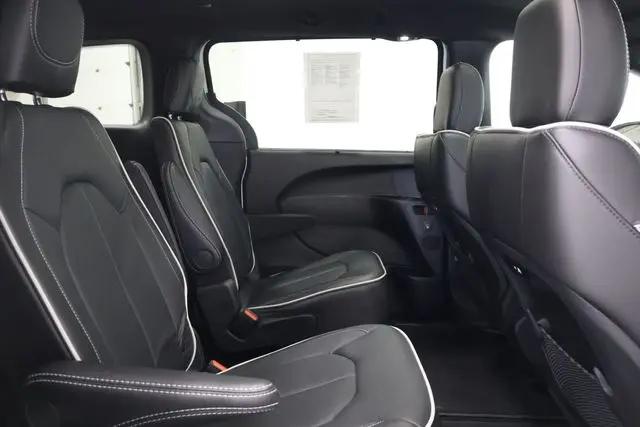 2026 Chrysler Pacifica Limited AWD