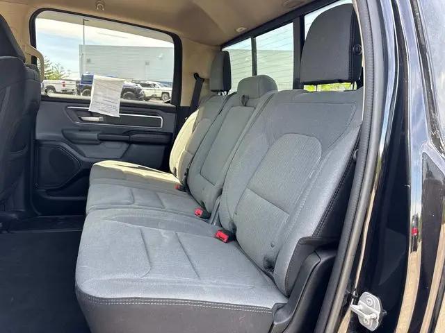2020 Ram 1500 Big Horn Crew Cab 4x4 5'7" Box