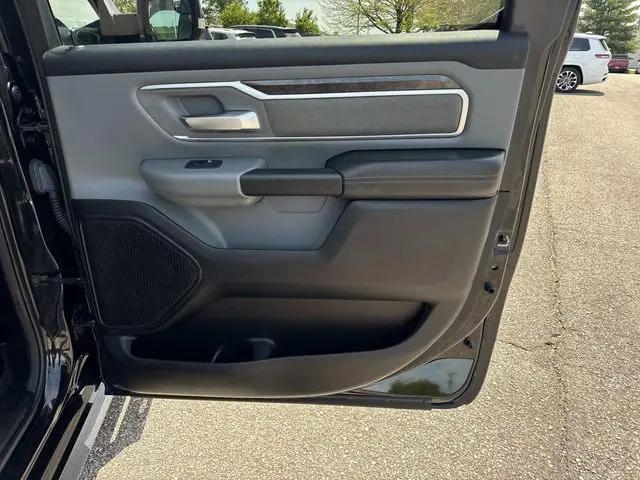 2020 Ram 1500 Big Horn Crew Cab 4x4 5'7" Box