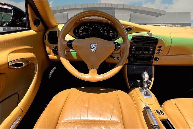 2000 Porsche 911 Carrera 4