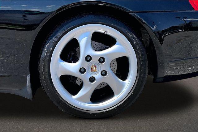 2000 Porsche 911 Carrera 4