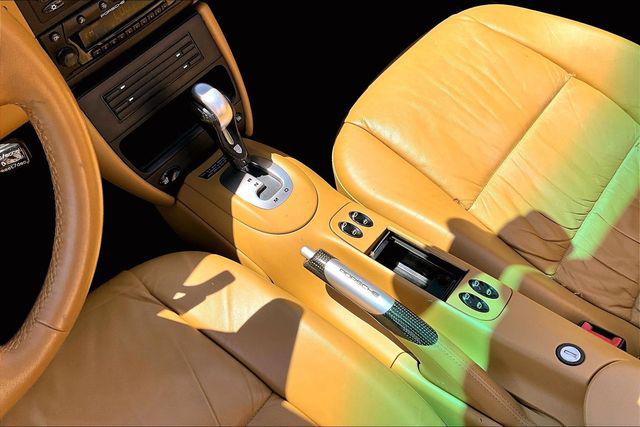 2000 Porsche 911 Carrera 4