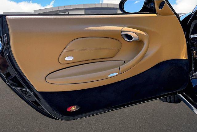2000 Porsche 911 Carrera 4