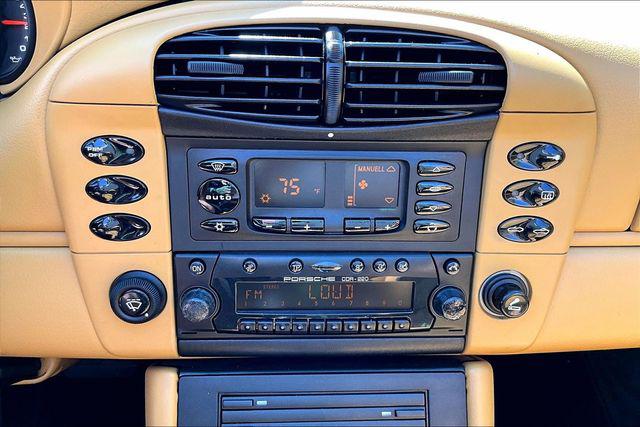 2000 Porsche 911 Carrera 4