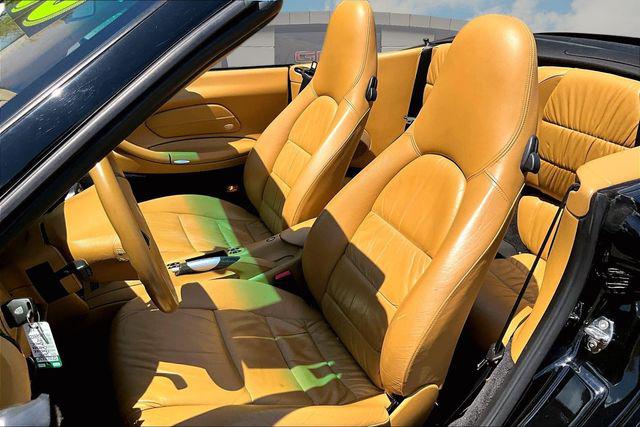 2000 Porsche 911 Carrera 4