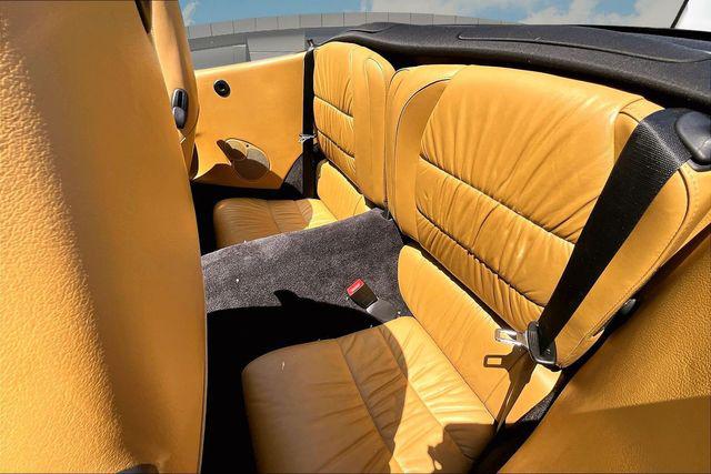 2000 Porsche 911 Carrera 4