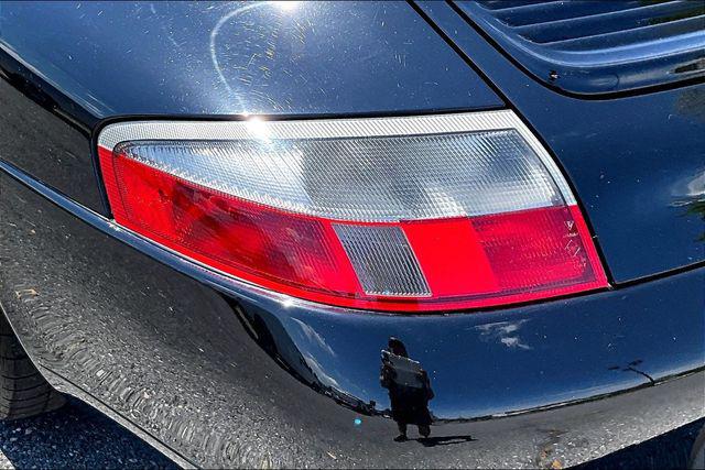2000 Porsche 911 Carrera 4