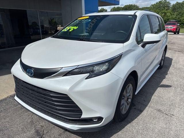 2025 Toyota Sienna XLE for sale in Chanute, KS
