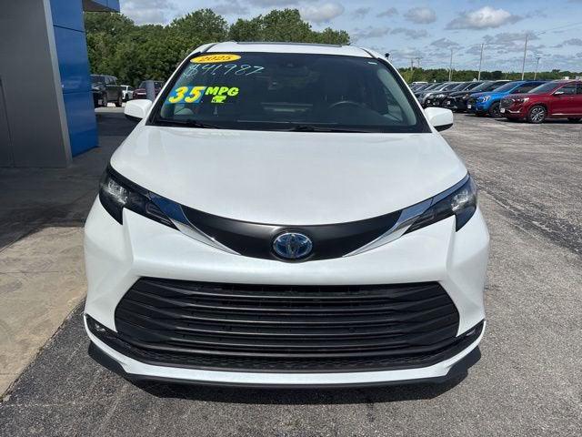 2025 Toyota Sienna XLE