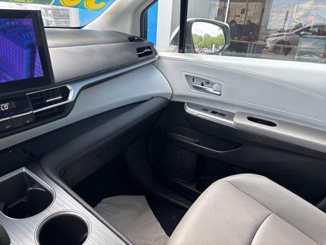 2025 Toyota Sienna XLE