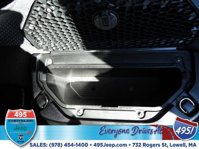 2021 Ram 1500 Big Horn Crew Cab 4x4 5'7" Box