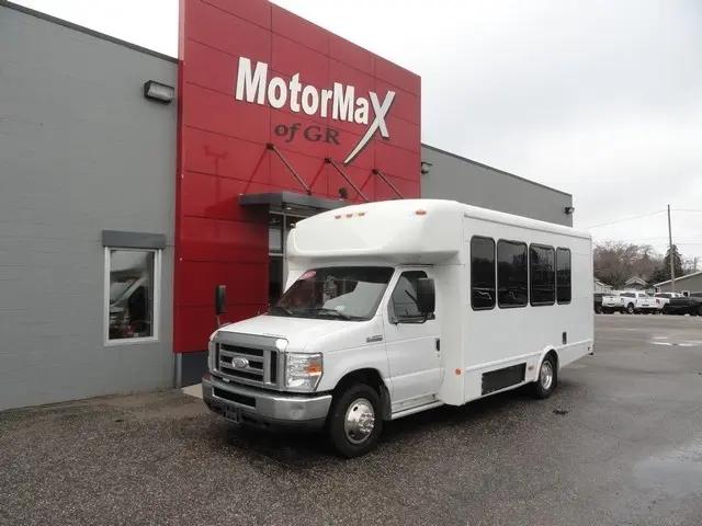2014 Ford E-350 Cutaway E-350 Super Duty 138"" SRW for sale in Grandville, MI