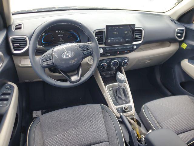 2026 Hyundai Venue SEL w/Two-Tone Roof