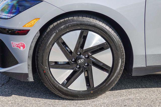 2024 Hyundai IONIQ 6 SE Standard Range