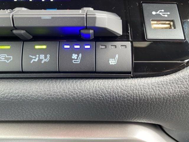 2026 Toyota Tundra Limited CrewMax 5.5' Bed
