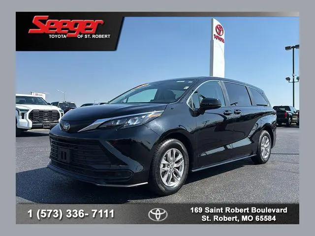2024 Toyota Sienna LE for sale in Saint Robert, MO