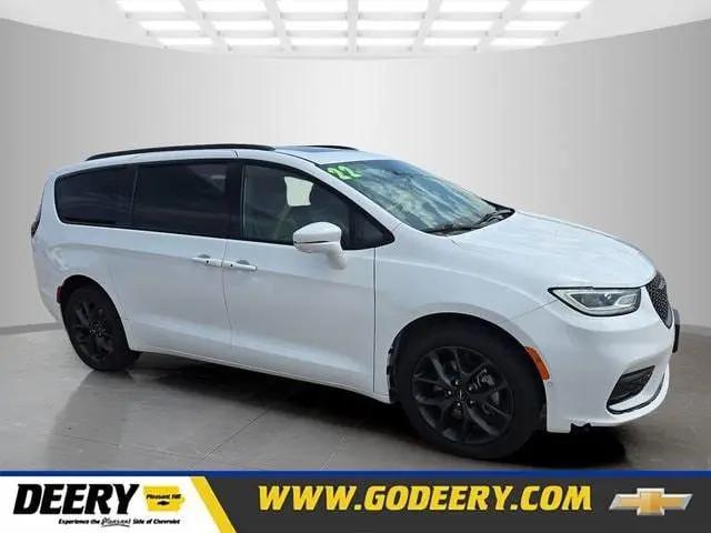 2022 Chrysler Pacifica Limited AWD for sale in Pleasant Hill, IA