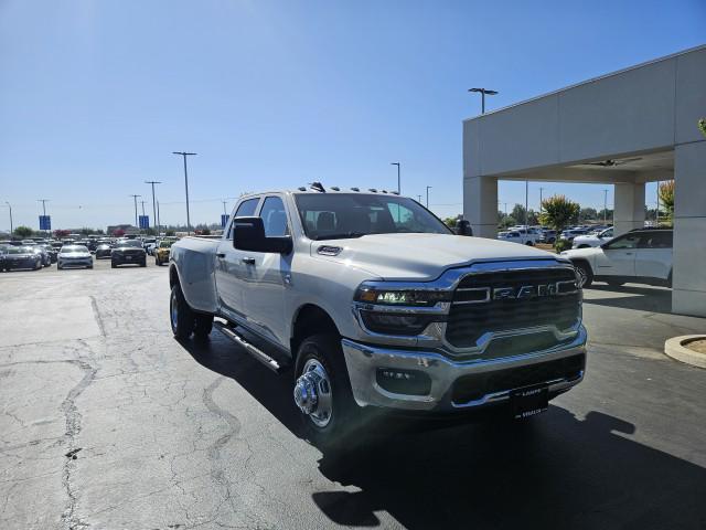 2026 Ram 3500 Tradesman Crew Cab 4x4 8 Box
