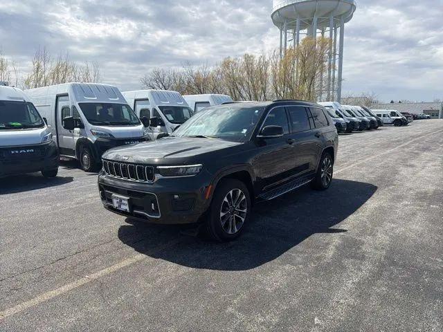2024 Jeep Grand Cherokee L Overland 4x4 for sale in Davenport, IA
