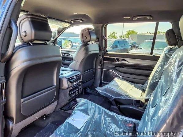 2026 Jeep Grand Wagoneer 4x4