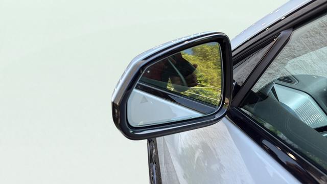2025 BMW Coupe xDrive