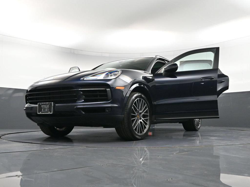 2022 Porsche Cayenne Base