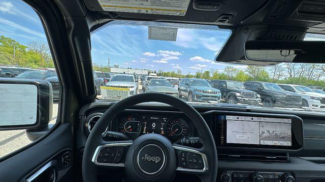 2026 Jeep Wrangler 4-Door Sahara 4x4