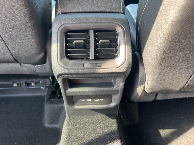 2026 Volkswagen Taos SEL
