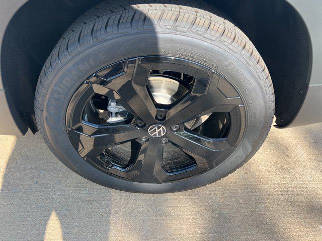 2026 Volkswagen Taos SEL