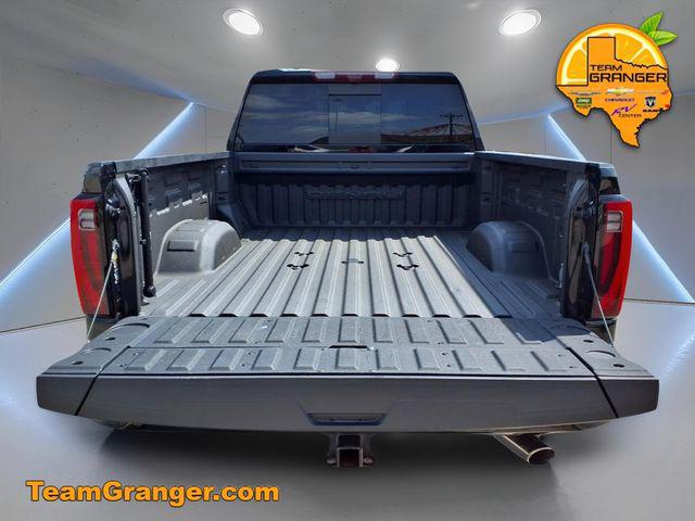 2024 GMC Sierra 2500HD 4WD Crew Cab Standard Bed Denali