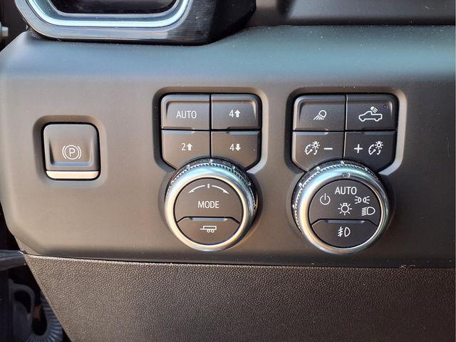 2024 GMC Sierra 2500HD 4WD Crew Cab Standard Bed Denali