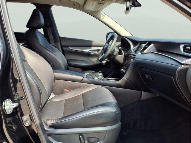 2022 INFINITI QX50 LUXE AWD