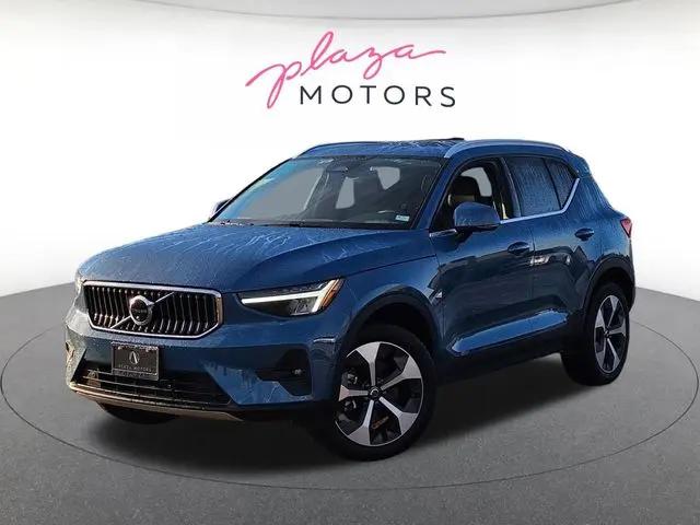 2025 Volvo XC40 B5 Plus Bright Theme for sale in Creve Coeur, MO