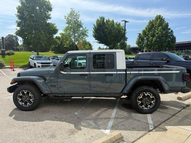 2026 Jeep Gladiator GLADIATOR SAHARA 4X4 2026 Jeep Gladiator GLADIATOR SAHARA 4X4