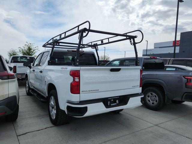 2023 Chevrolet Silverado 1500 4WD Crew Cab Short Bed Custom