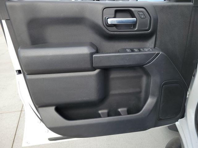 2023 Chevrolet Silverado 1500 4WD Crew Cab Short Bed Custom