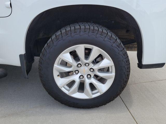 2023 Chevrolet Silverado 1500 4WD Crew Cab Short Bed Custom