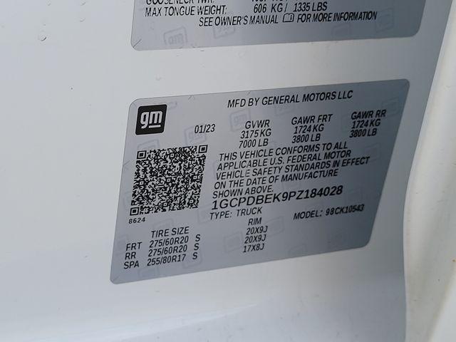 2023 Chevrolet Silverado 1500 4WD Crew Cab Short Bed Custom