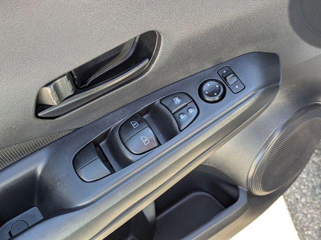 2024 Nissan Kicks S Xtronic CVT