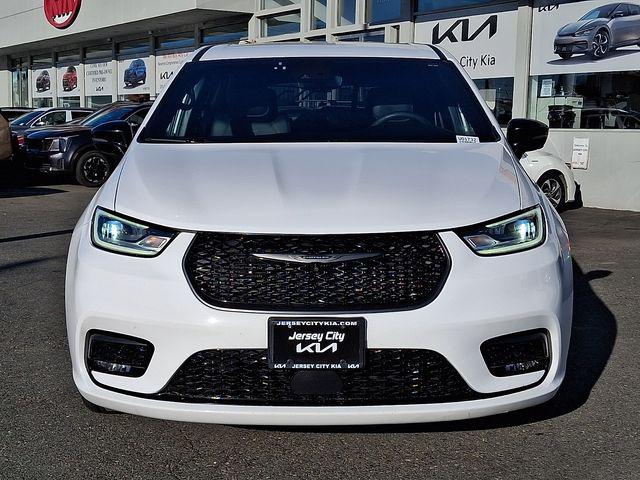 2024 Chrysler Pacifica Hybrid S Appearance Pkg