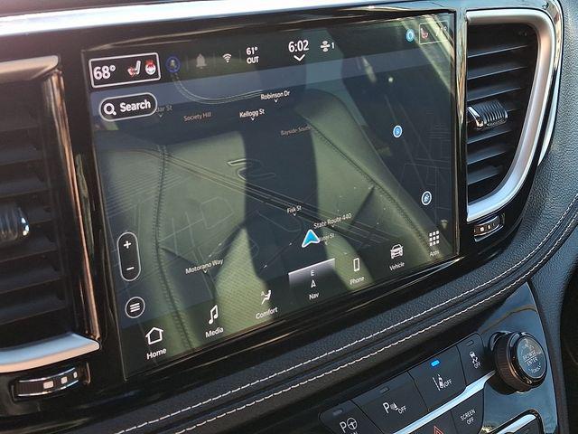 2024 Chrysler Pacifica Hybrid S Appearance Pkg