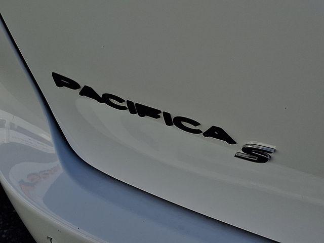 2024 Chrysler Pacifica Hybrid S Appearance Pkg
