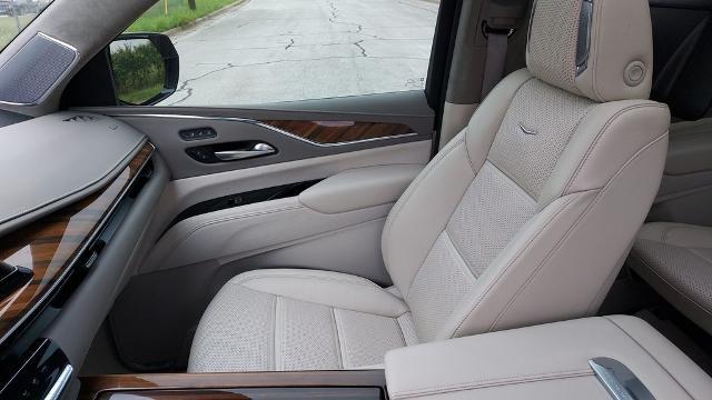 2024 Cadillac Escalade 4WD Sport Platinum