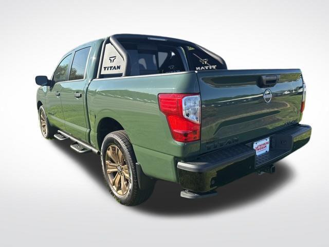 2024 Nissan Titan Crew Cab SV 4x4