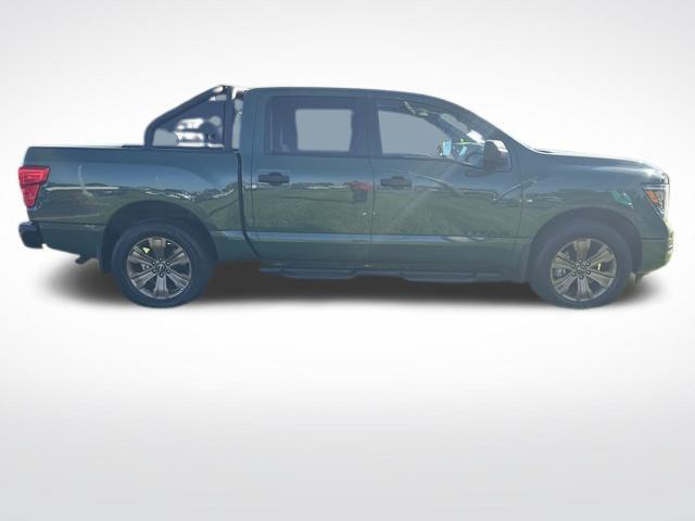 2024 Nissan Titan Crew Cab SV 4x4